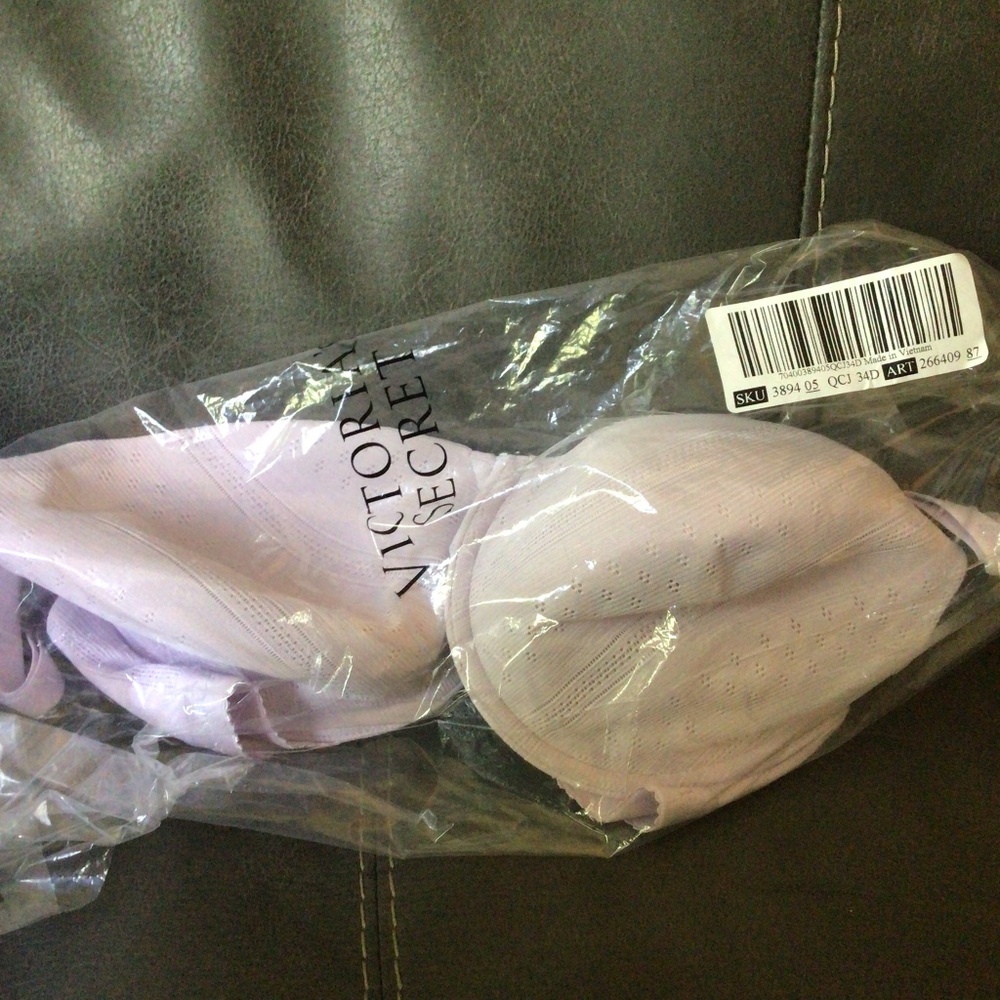 Victoria Secret T-Shirt bra new 34D